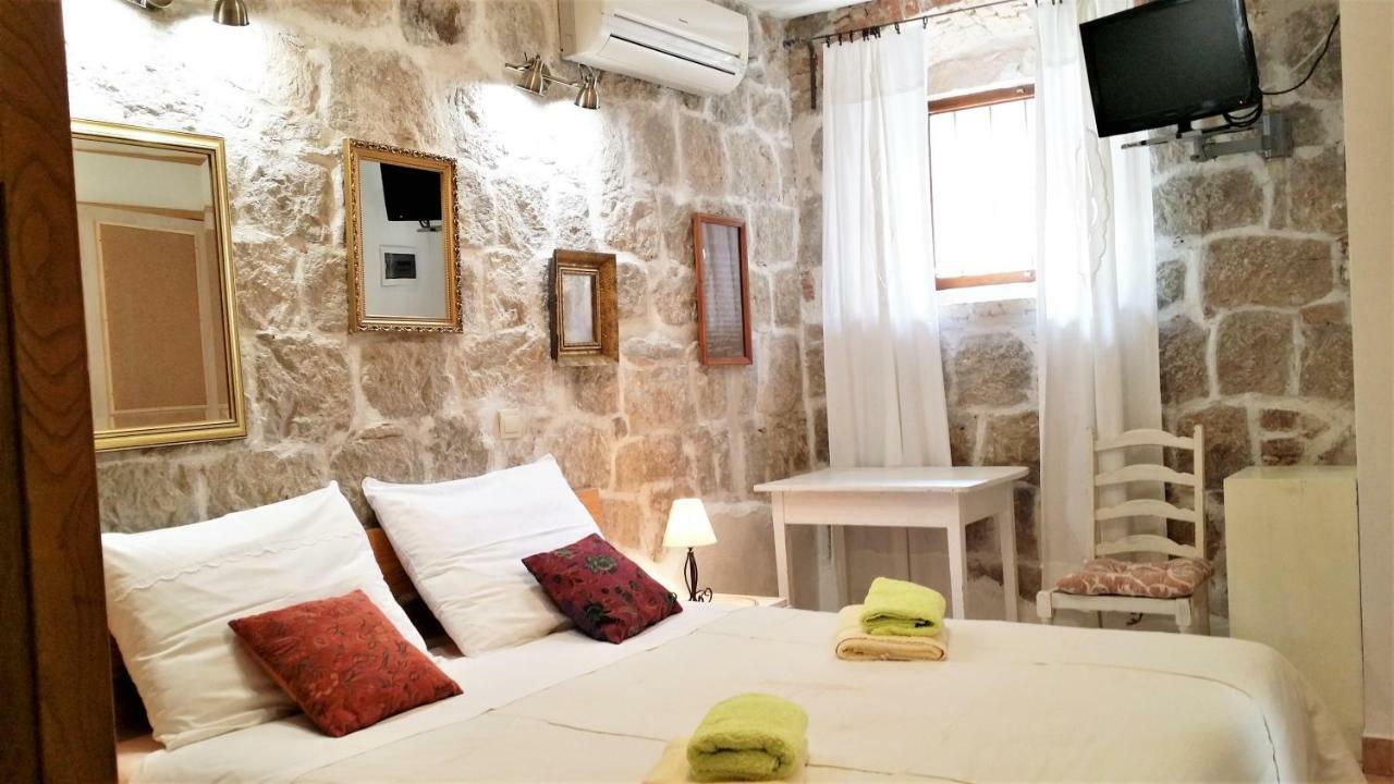 Authentic Mediterranean Apartment スプリト エクステリア 写真